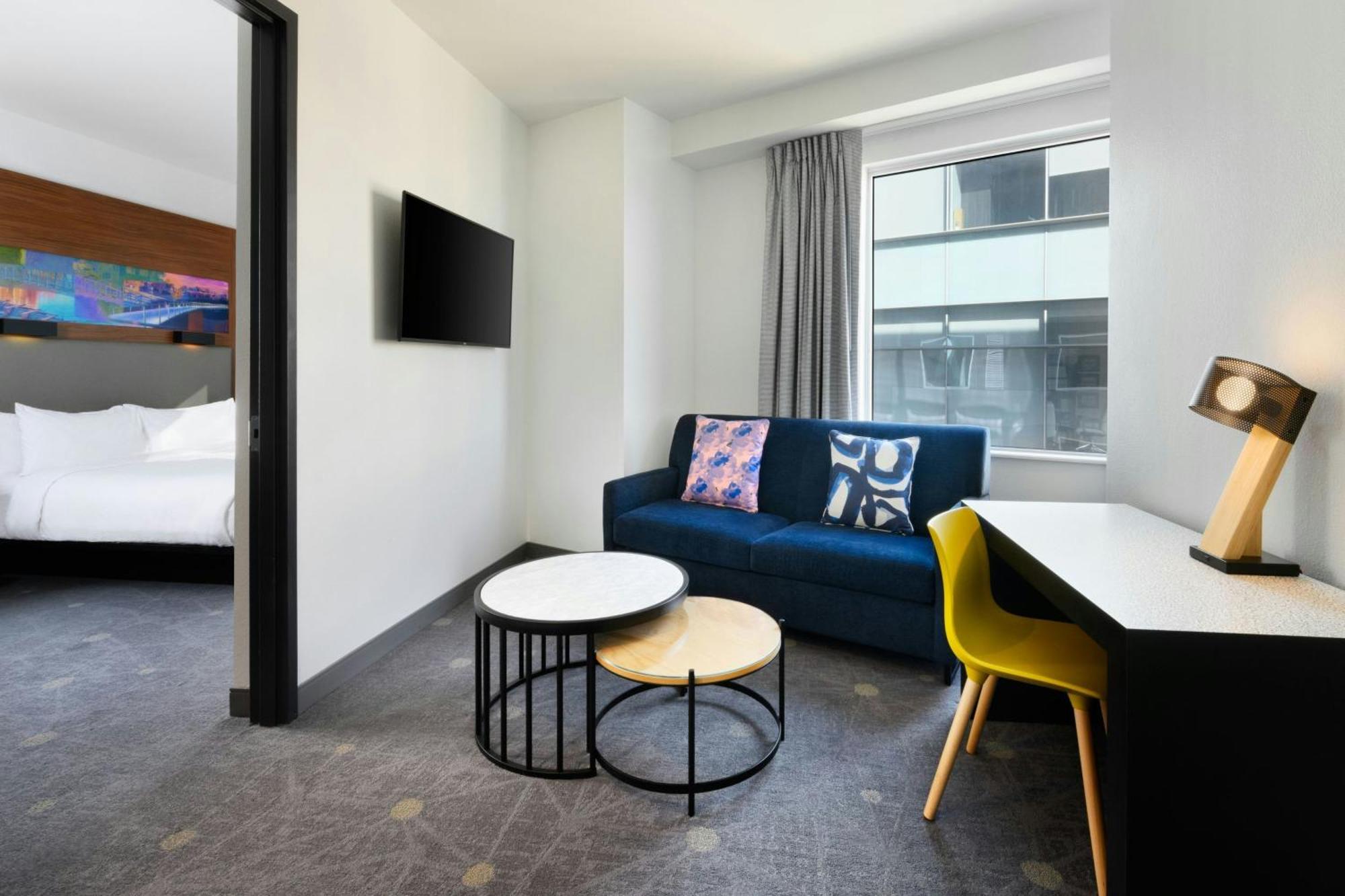 Aloft Downtown 3* Greenville