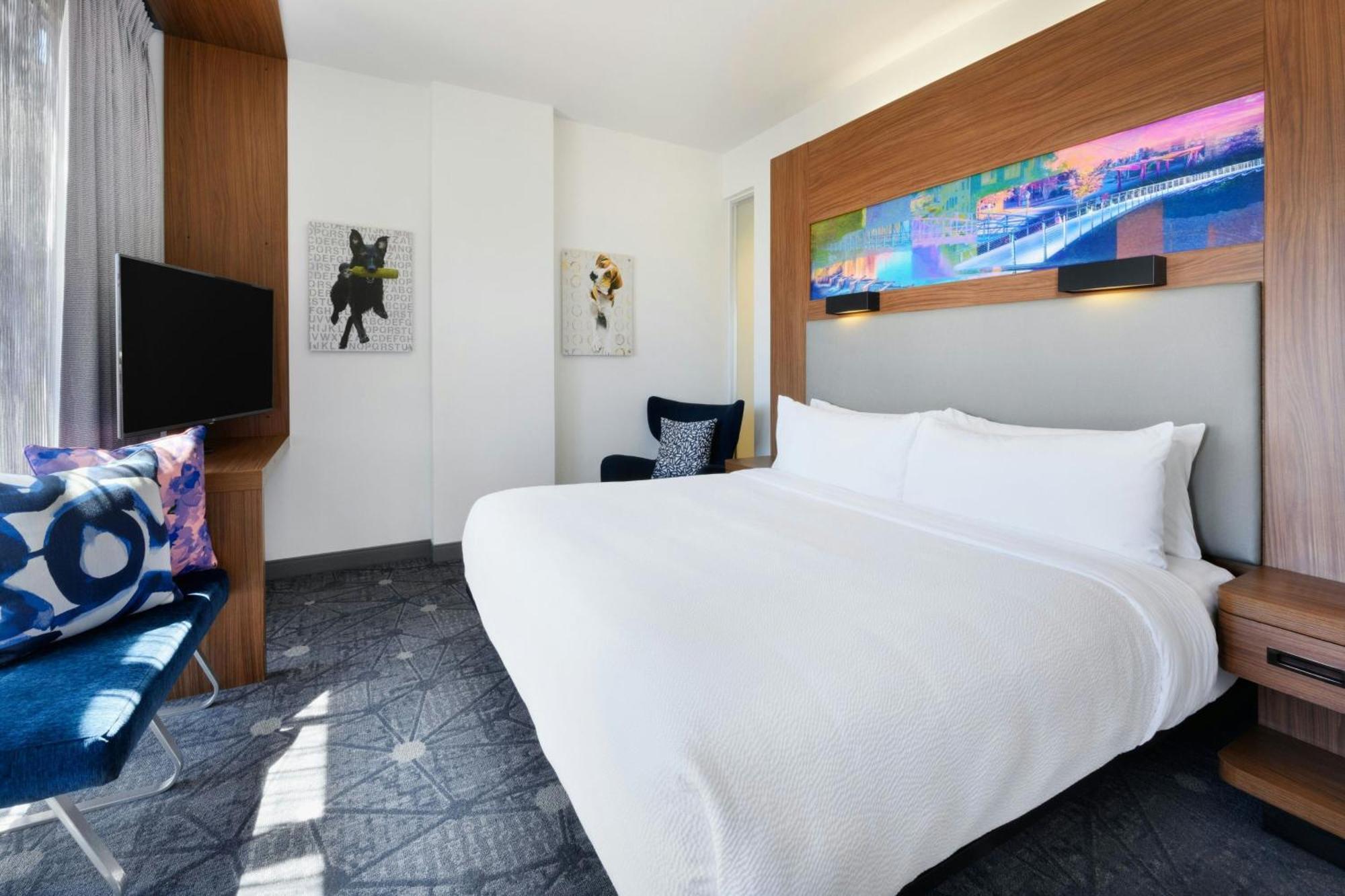 Aloft Downtown 3*